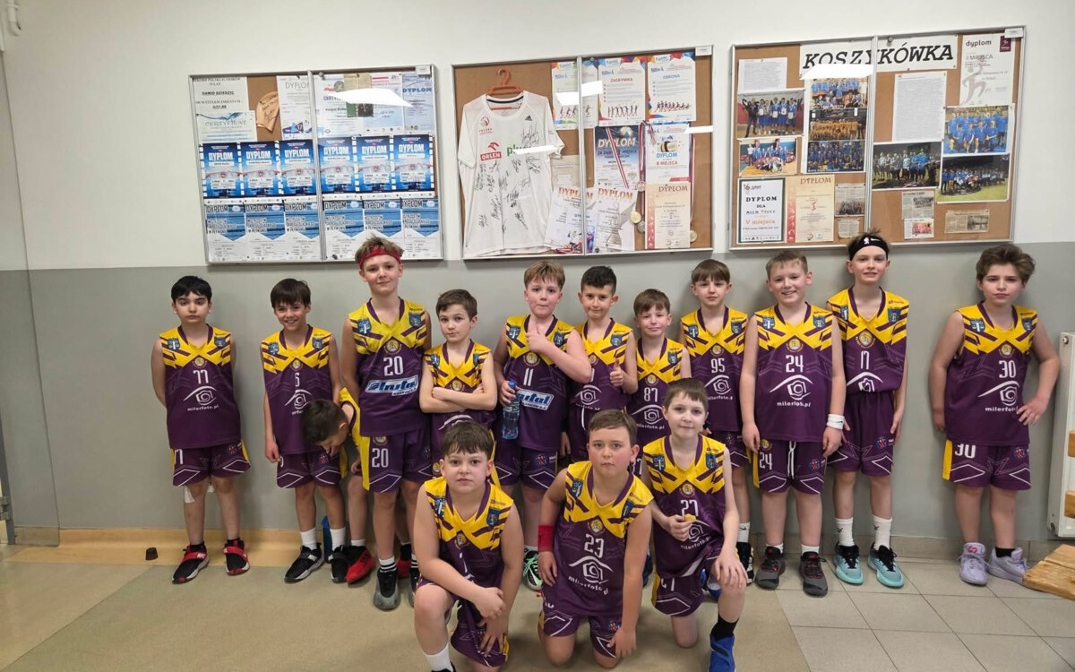 Charakterna pogoń młodych Niedźwiedzi