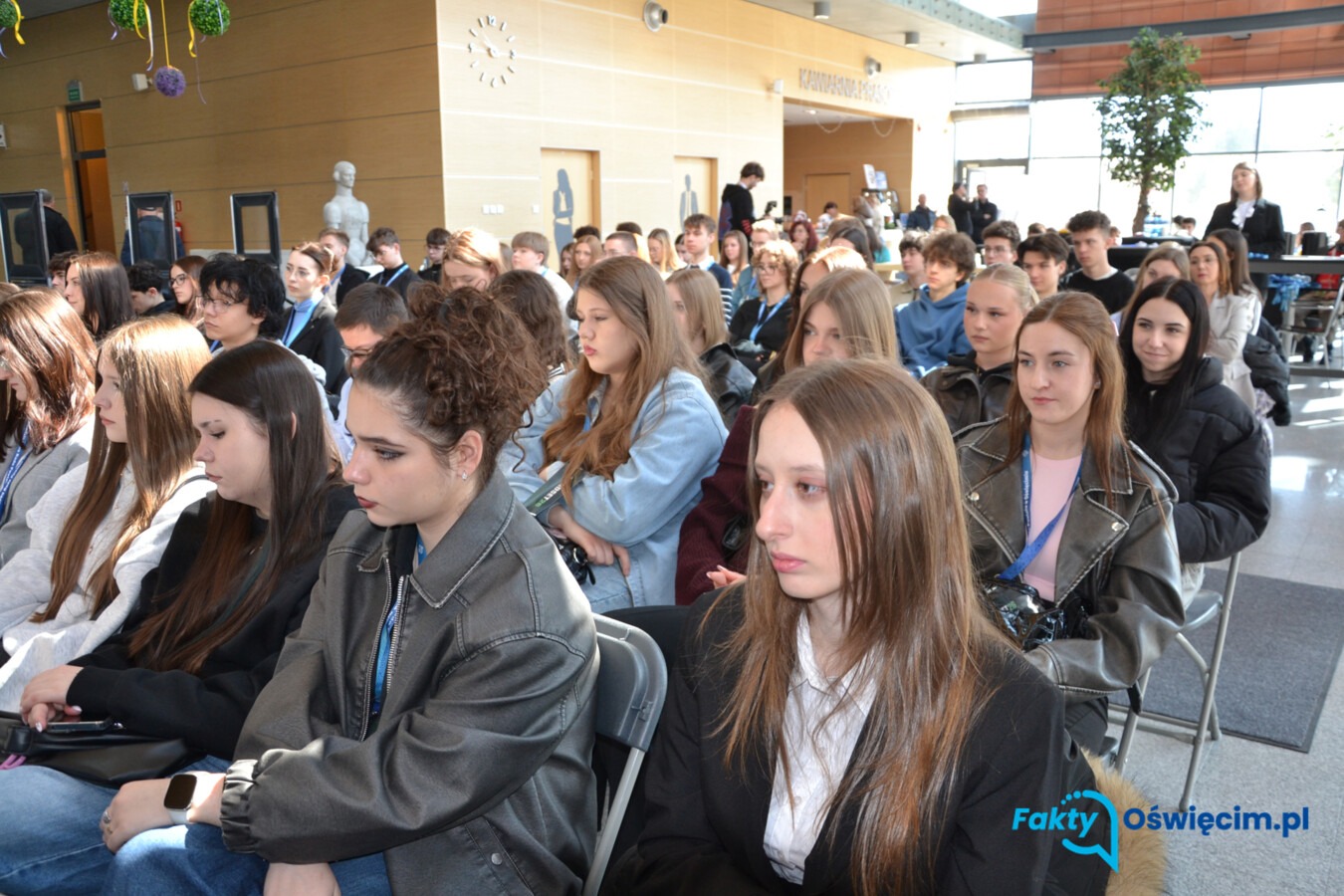 Młodzi wzięli sprawy w swoje ręce - FILM, FOTO