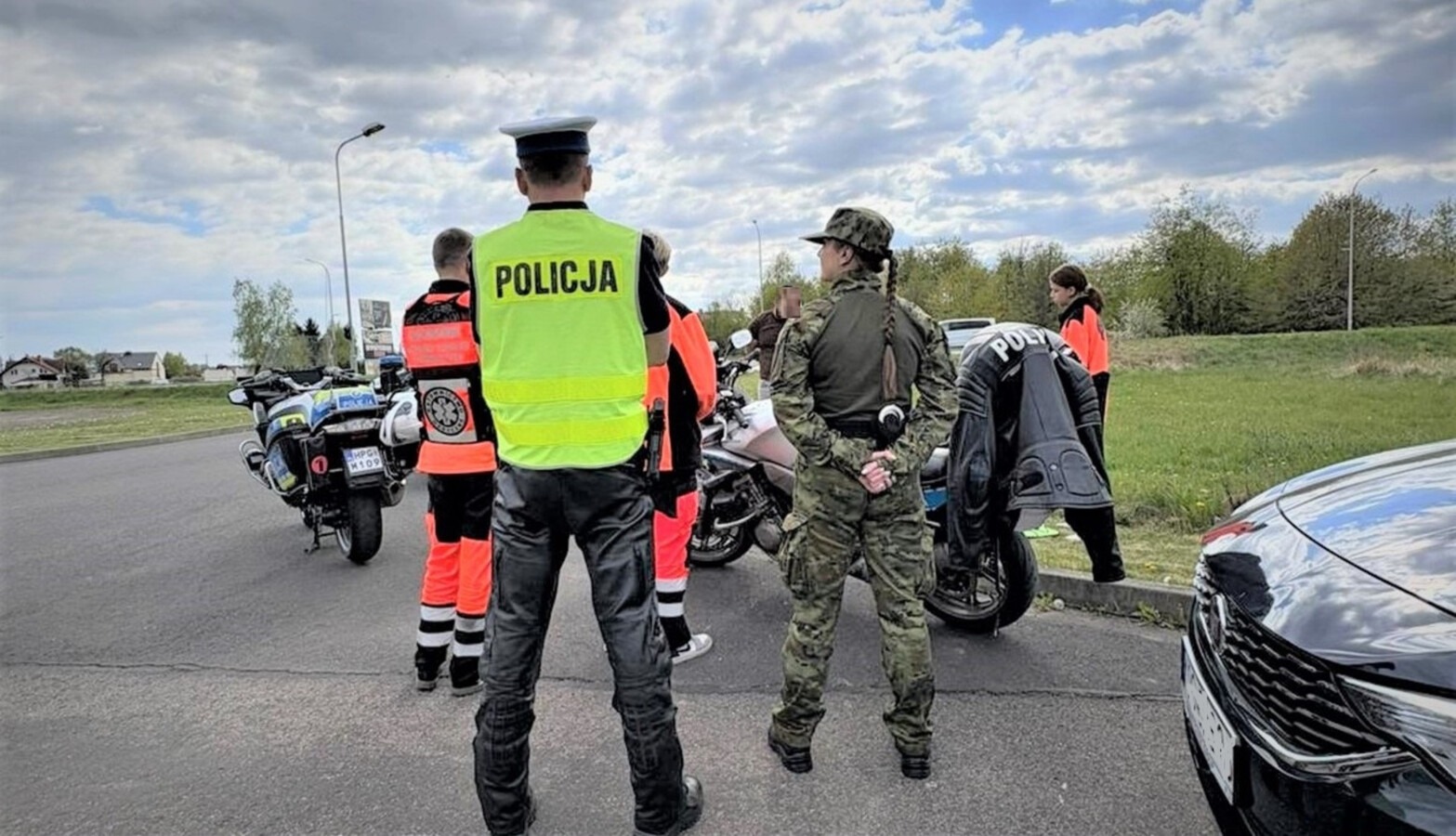 Lekcja ratowania życia i drogowe wpadki - FOTO