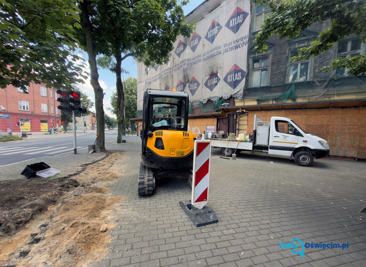 Ruszyła modernizacja świateł w centrum Oświęcimia - FILM