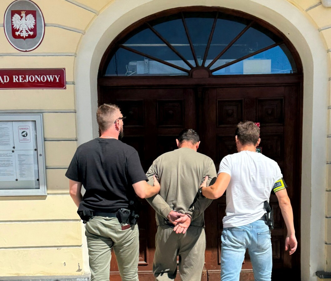 Areszt tymczasowy dla 40-latka z Grojca - FILM, FOTO
