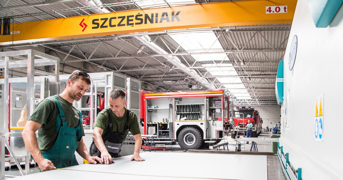 Od konstrukcji do gotowego pojazdu. Zajrzyj za kulisy produkcji w SZCZĘŚNIAK Pojazdy Specjalne