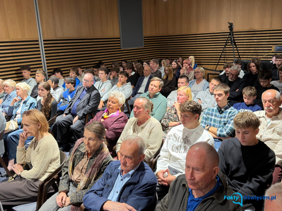 Z Oświęcimia, Kęt, Brzeszcz i Przeciszowa na wojenne niebo - FOTO