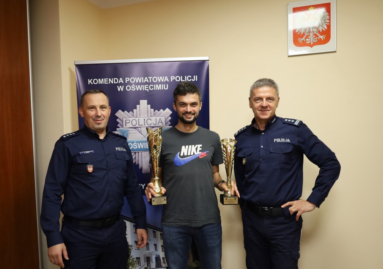 Krzysztof Kacprzak zwycięzcą charytatywnego „Cyber Run 2026. Operacja: Schody”