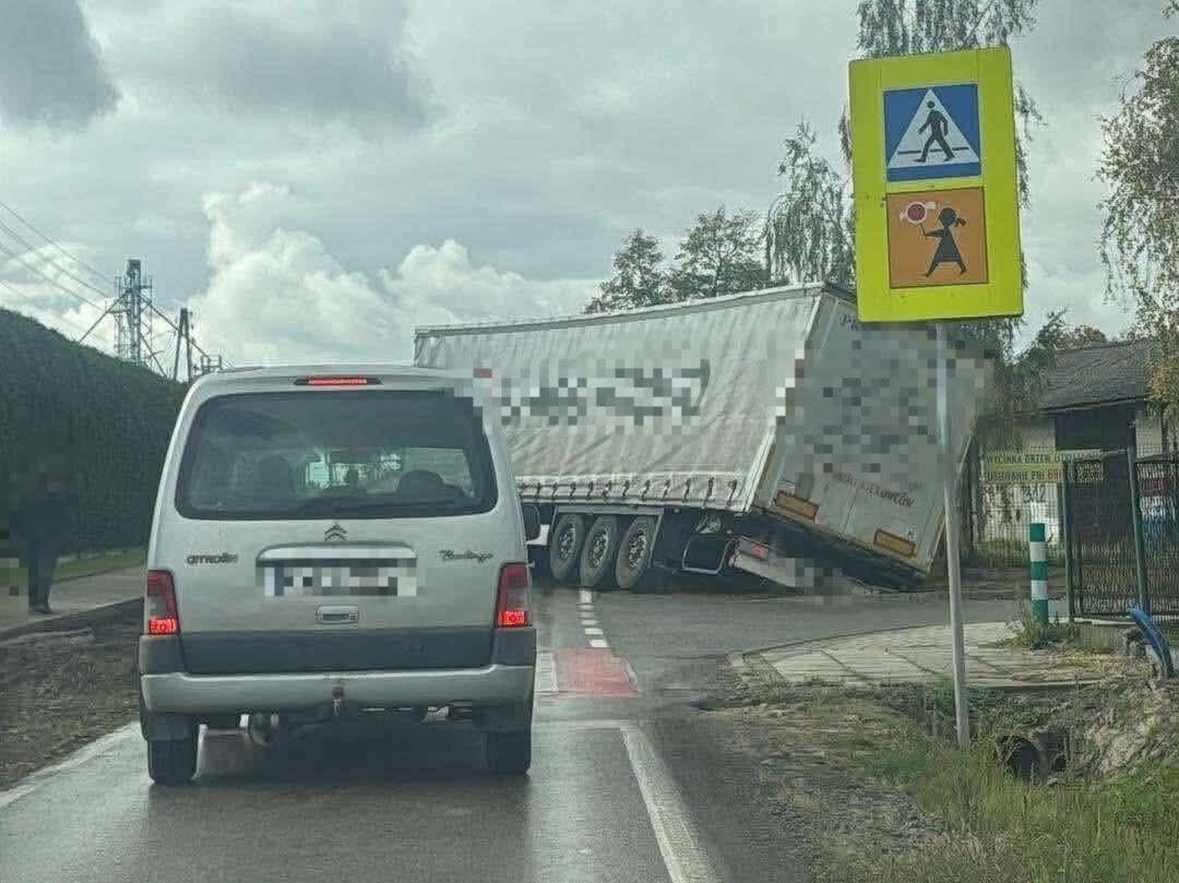 Utrudnienia w Przeciszowie. Zdarzenie z ciężarówką