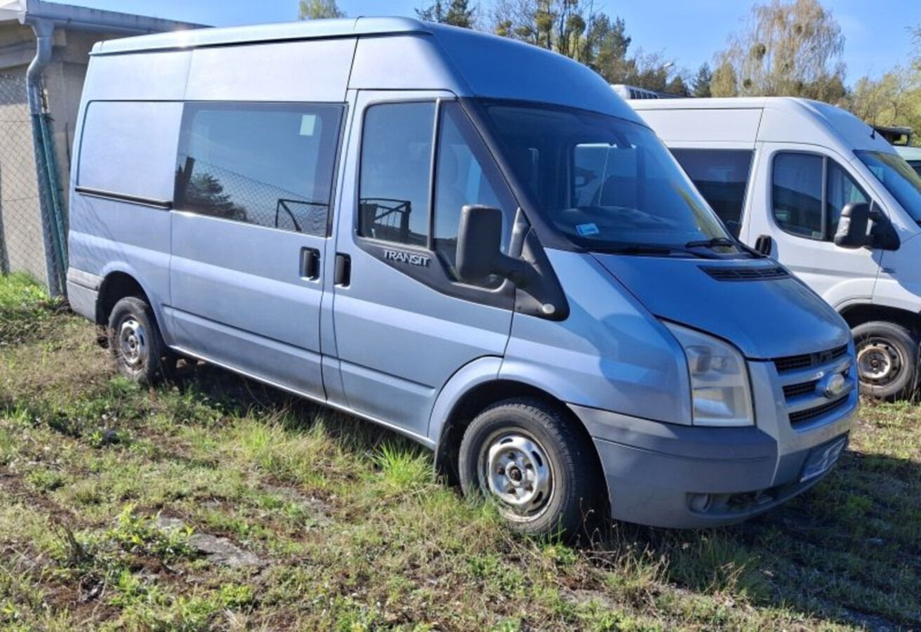 Wojskowy Star, siatki maskujące i sprzęt z demobilu na sprzedaż - FOTO
