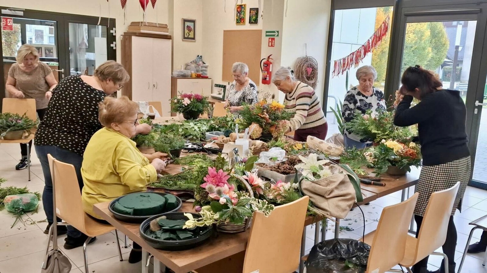 Jesienne stroiki i twórcze spotkanie seniorek na Zasolu - FOTO