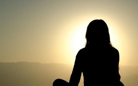 Trzymam się kurczowo, żeby nie wpaść do środka