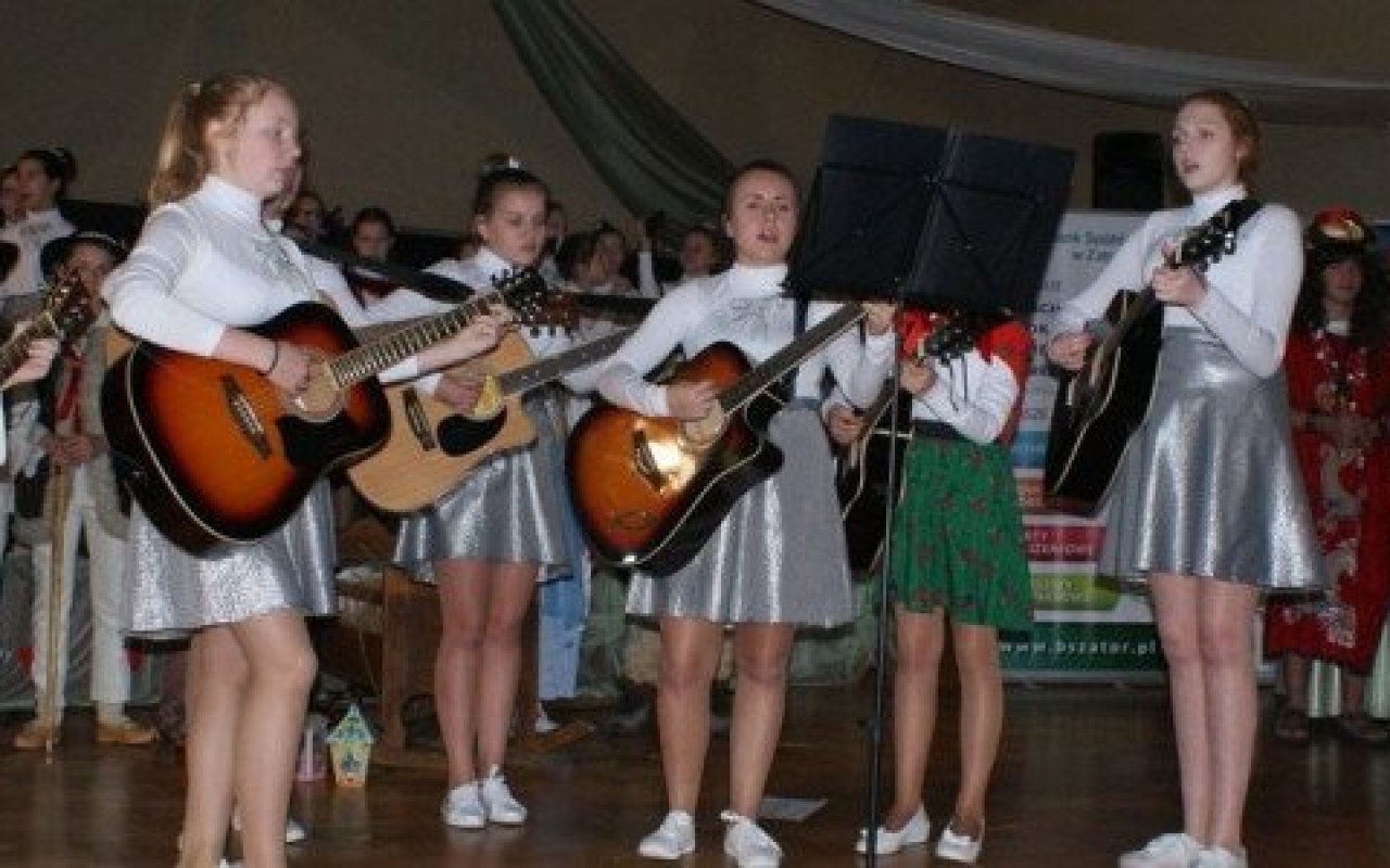 Anieli w niebie śpiewają – FILMY, FOTO