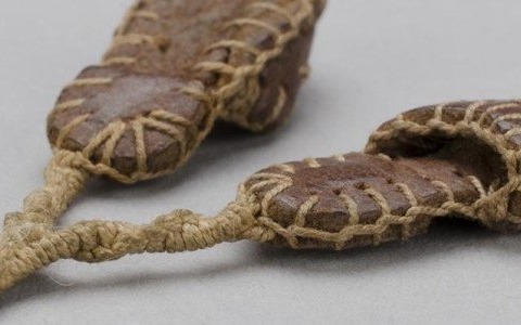 Pantofelki, które przeżyły Auschwitz