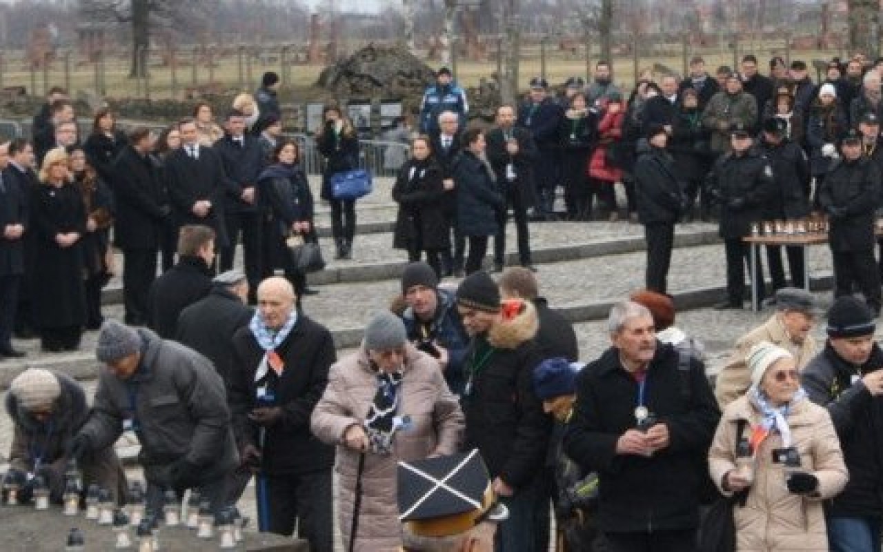 Upamiętnili ofiary byłego obozu koncentracyjnego – FOTO
