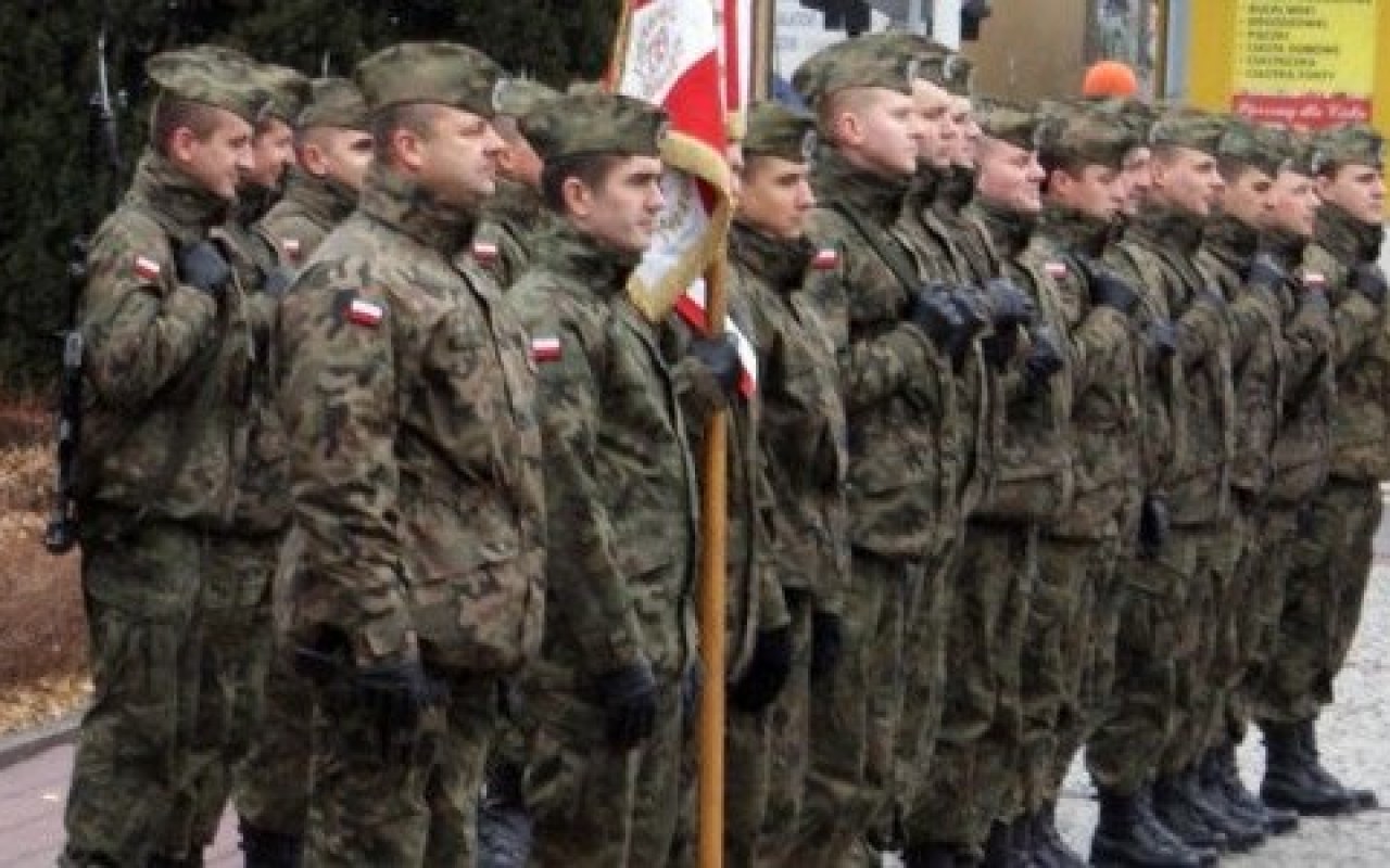 Armia upomina się o kadry