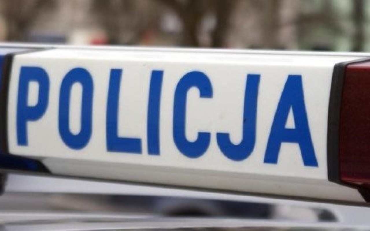 Pijana kobieta wpadła pod samochód