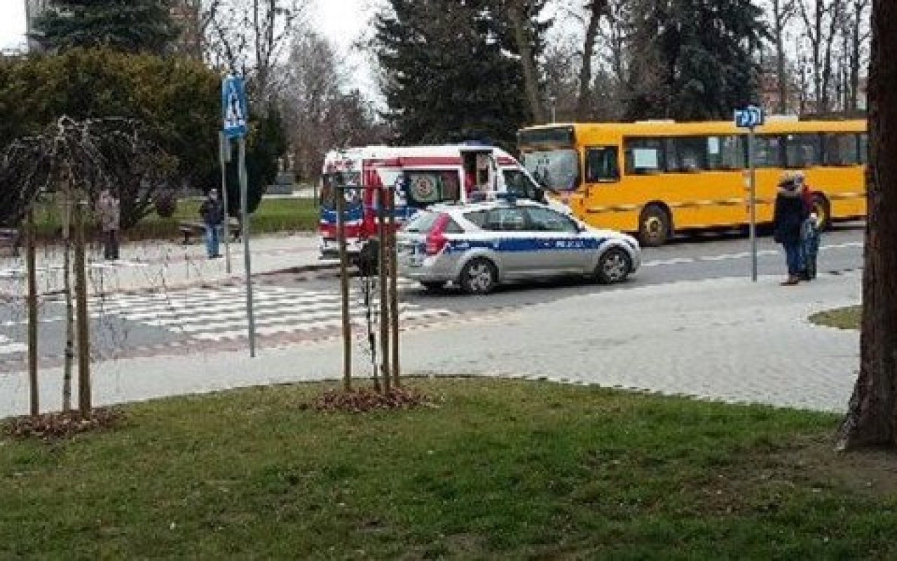 Zaatakował ratowników medycznych i uderzył lekarkę