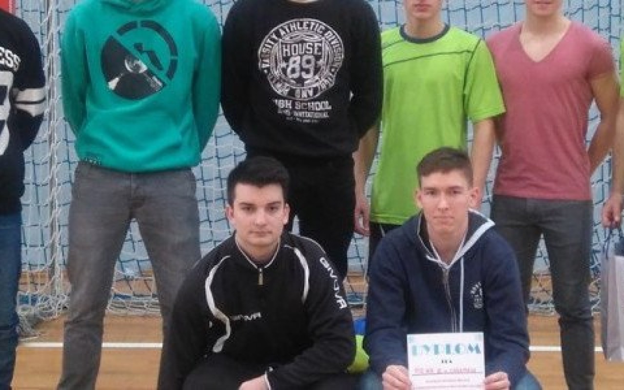 Piłkarze szóstki z Brzeszcz najlepsi w powiecie