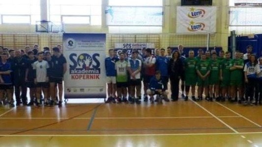 Siatkarze z kęckiego „Kopernika” awansowali na szczebel wojewódzki