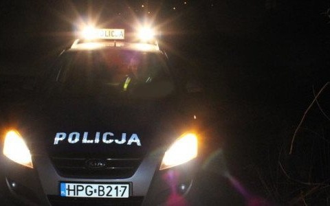 Spacer po mieście w samej bieliźnie