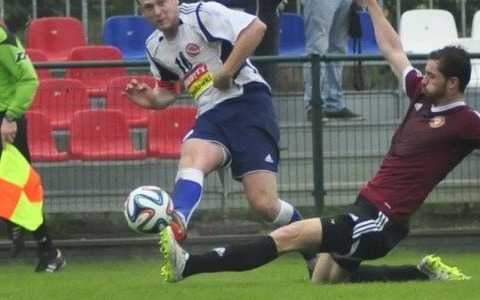 Remis i zwycięstwo głównych rywali Soły. Wyniki