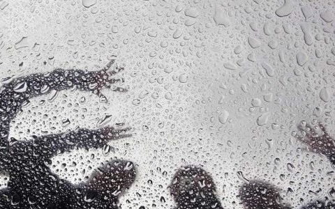 Niedziela w strugach deszczu