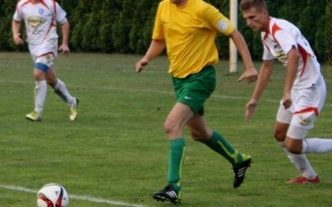 Niwa mądrze się broniła, a do tego strzeliła dwie bramki liderowi