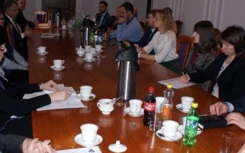 Smród ciągnie się dalej…