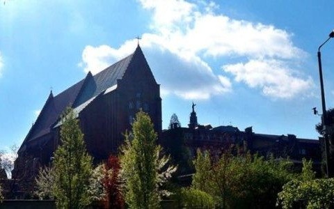 Początek tygodnia słoneczno-deszczowy