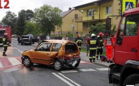 Karambol ciężarówki i dwóch osobówek – FOTO