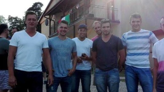 Hokeiści wygrali mecz z piłkarzami – FOTO