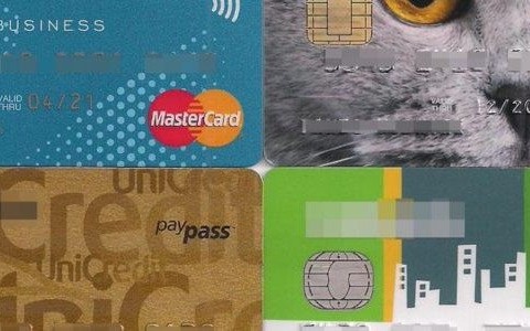 Płacił za alkohol zastrzeżoną kartą