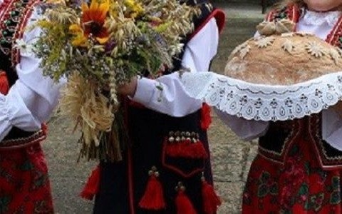 Dożynki w gminie Kety. Były tańce, podziękowania i zlot samochodów – FOTO