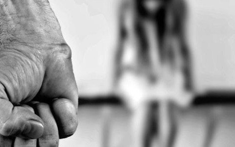 Pijani rodzice i sześciotygodniowe niemowlę