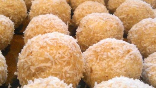 Kokosowe kulki z kaszy jaglanej