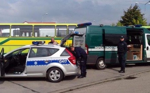 Nietrzeźwy kierowca autobusu wiózł pięcioro pasażerów