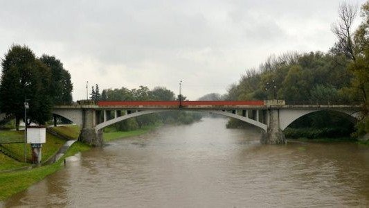 Stan ostrzegawczy na Sole i Wiśle