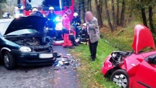 Dziecko ranne w zderzeniu samochodów