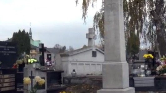 Proszą o datki na renowację nagrobków