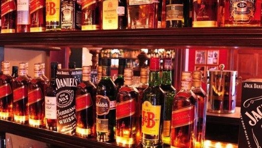 Poszli z dzieckiem do baru. I to nie mlecznego