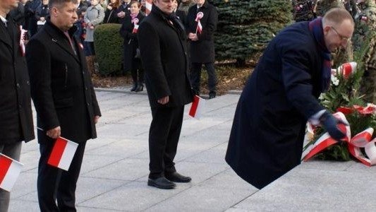 Przewodniczący rady, 11 listopada i guma do żucia