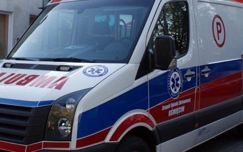 Po upadku z czwartego piętra trafiła do szpitala