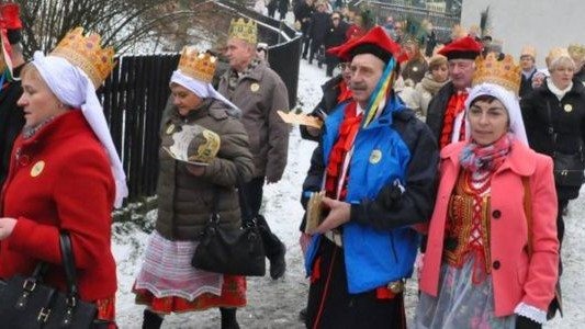 Królowie wyruszą z trzech parafii – FILM