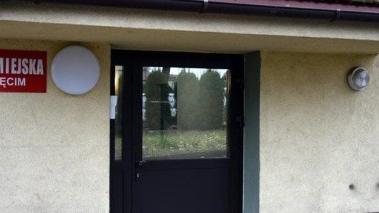 Spał na skwerze. Mógł się już nie obudzić