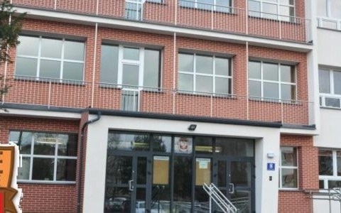 Chemik z tytułem Brązowej Szkoły