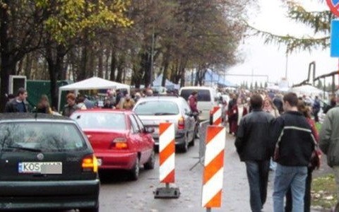 Już dzisiaj trzeba zarezerwować miejsce na Wszystkich Świętych