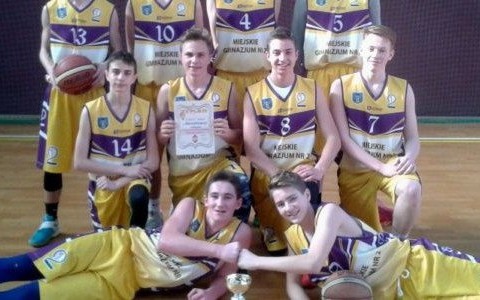 Gimnazjalna dwójka z awansem