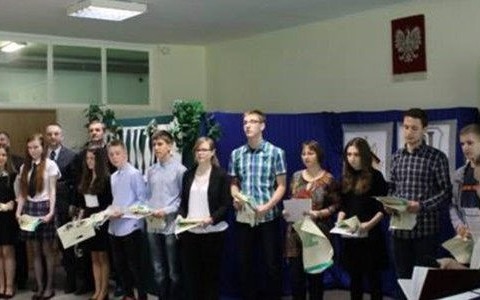 Dwójka zaprasza na finał Gimnazjalnego Poligloty