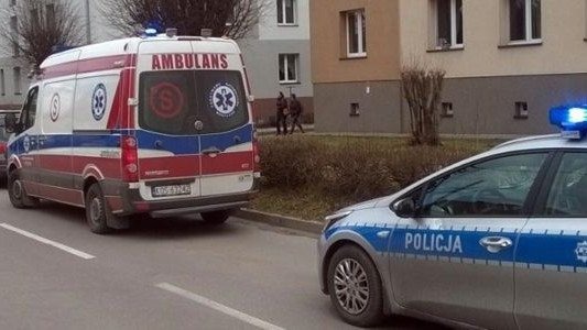 Cofał i potrącił pieszą