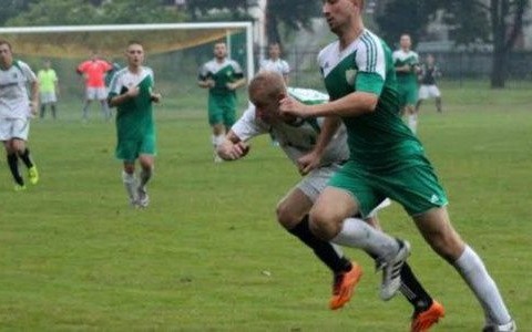 Podział punktów w derbach powiatu w V lidze