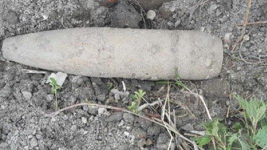 Pocisk artyleryjski na budowie obwodnicy