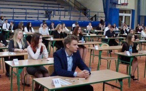 Kasztany nie kwitną, ale matury wystartowały – FILM, FOTO