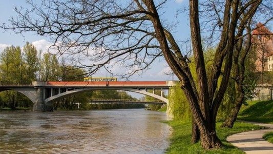 Poniedziałek deszczowy i wietrzny. Cieplej dopiero w czwartek
